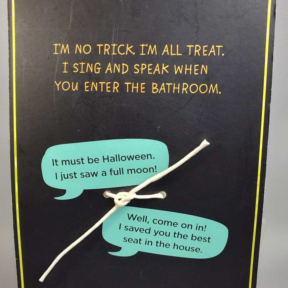Hallmark Jokin In The John Motion Activated Talking Toilet Paper Mummy Halloween - Picture 10 of 11